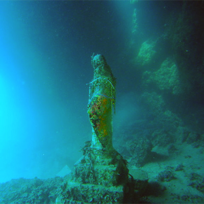Torre Incina · Virgen submarina · Italia · Latidos Viajeros